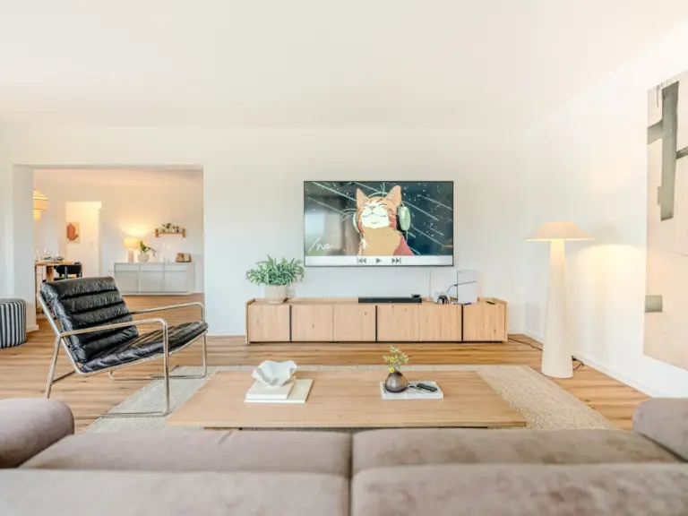 Sapphire White living room