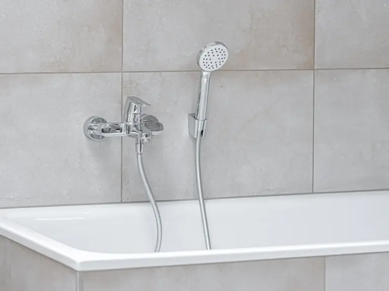 Sapphire White bathroom