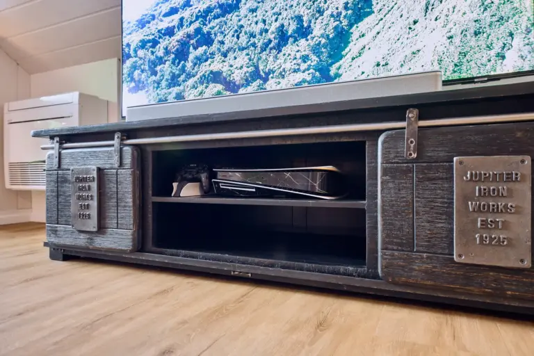 Smart TV and PlayStation 5 entertainment setup at Stay Eden AMBER GLOW