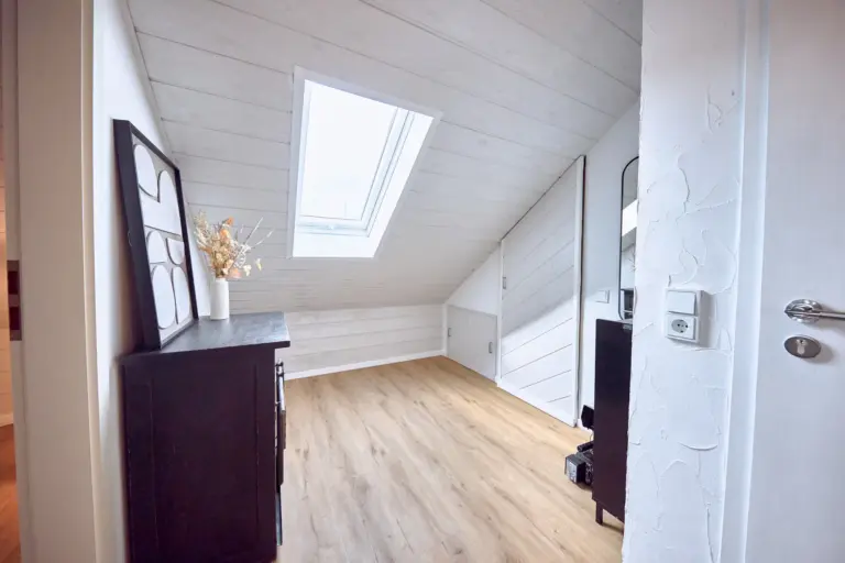 Bright entrance hallway with skylight at Stay Eden AMBER GLOW