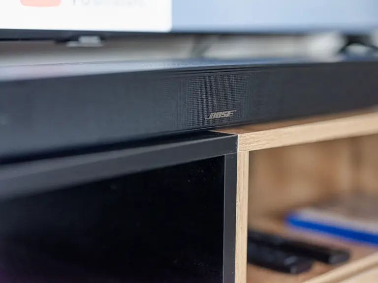 Bose soundbar in the entertainment area at PEARL SILVER