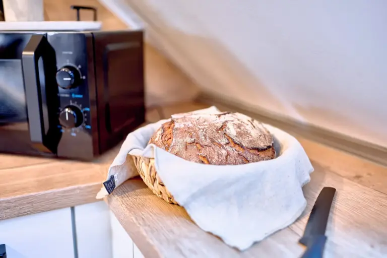 Bread and kitchen amenities at RUBY NOIR