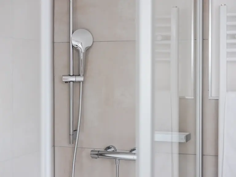 Modern walk-in shower at PEARL SILVER