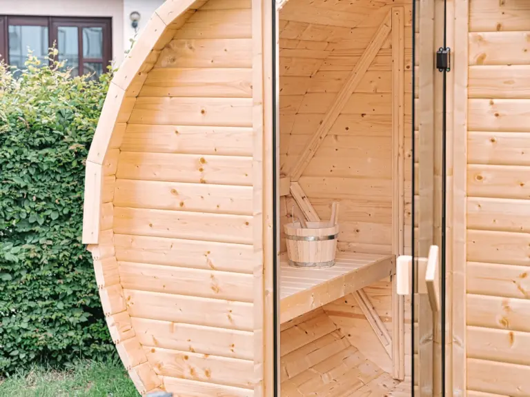 Private wooden sauna for PEARL WHITE and PEARL SILVER