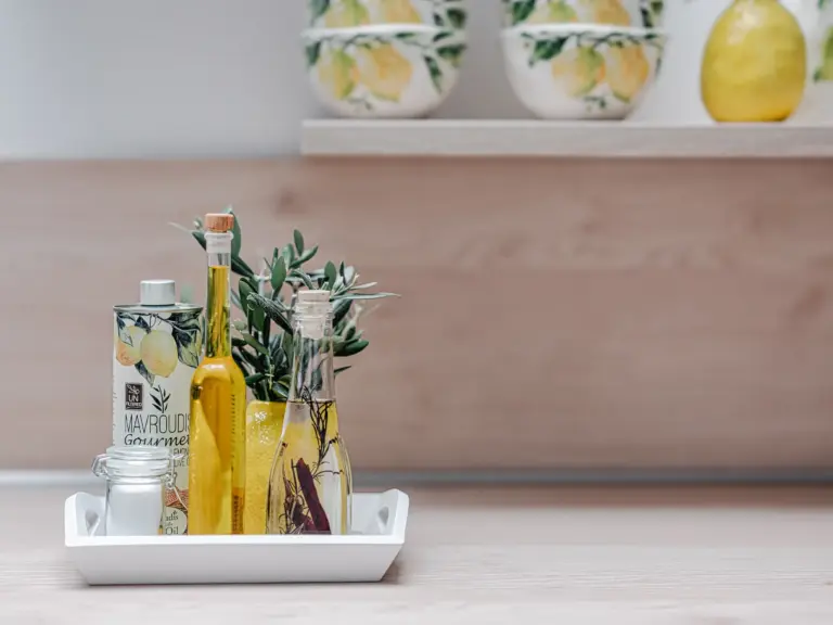 Kitchen essentials and decorative details at PEARL SILVER